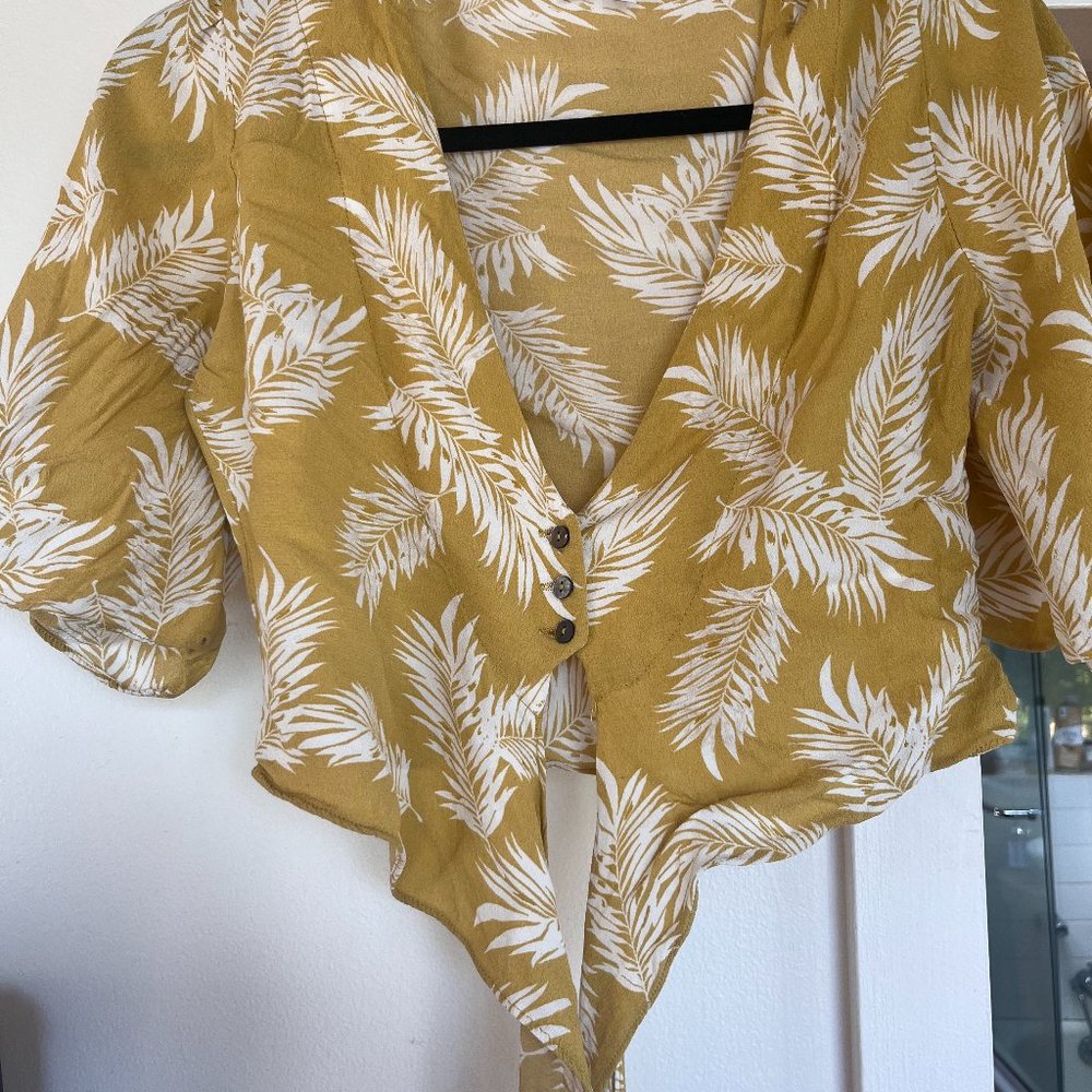 Olivaceous yellow floral top